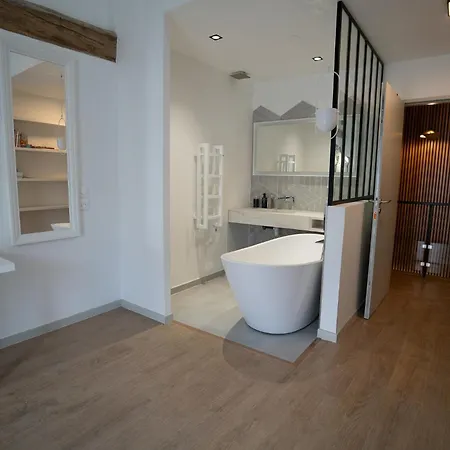 Cooliving De La Foret Bed & Breakfast *