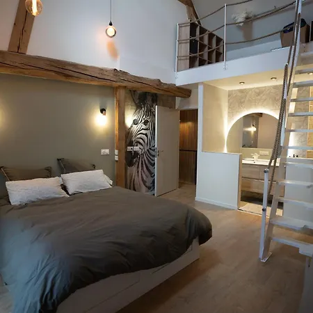 Cooliving De La Foret Bed & Breakfast